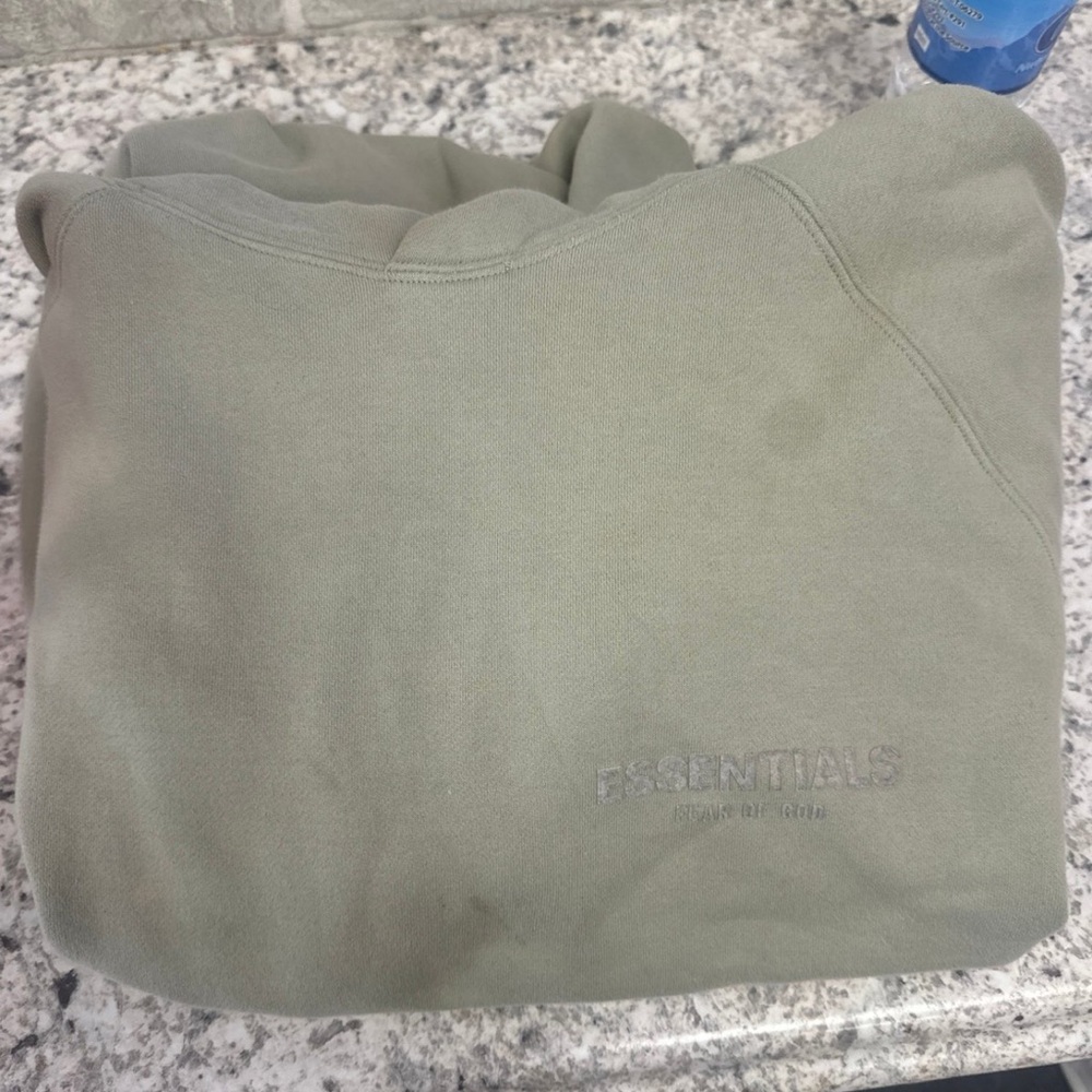 Essentials hoodie MEDIUM